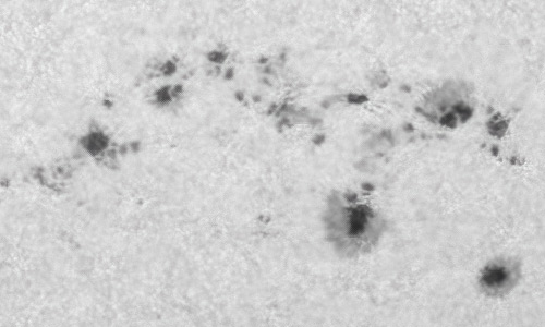 2022年5月16日の黒点（活動領域13007）