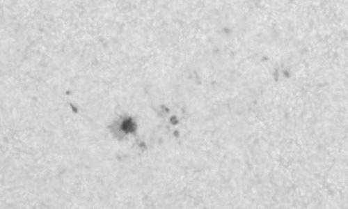 2022年5月18日の黒点（活動領域13010）