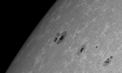 2022年6月11日の黒点（活動領域13032）