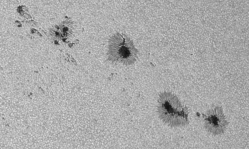 2022年7月14日の黒点（活動領域13053）