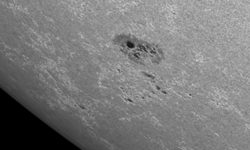 2022年9月22日の黒点（活動領域13107）