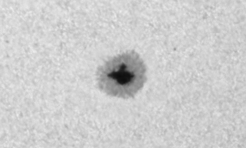 2023年2月17日の黒点（活動領域13220）