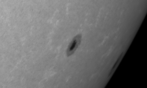 2023年2月21日の黒点（活動領域13220）