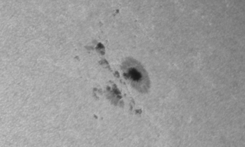 2023年9月27日の黒点（活動領域13435）