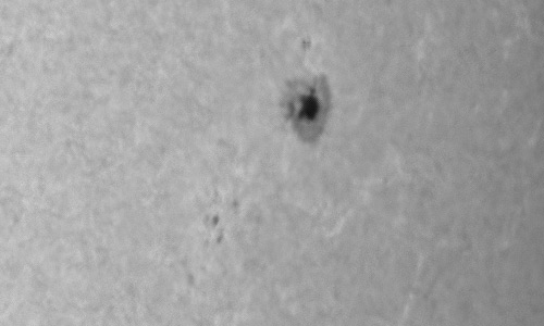 2023年9月30日の黒点（活動領域13447）