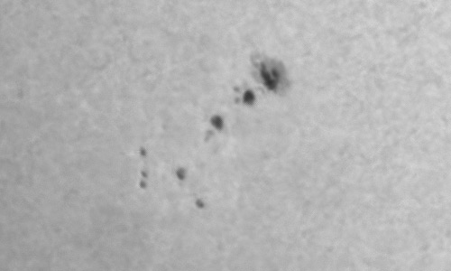 2023年10月12日の黒点（活動領域13464）