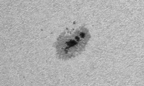 2023年10月15日の黒点（活動領域13465）